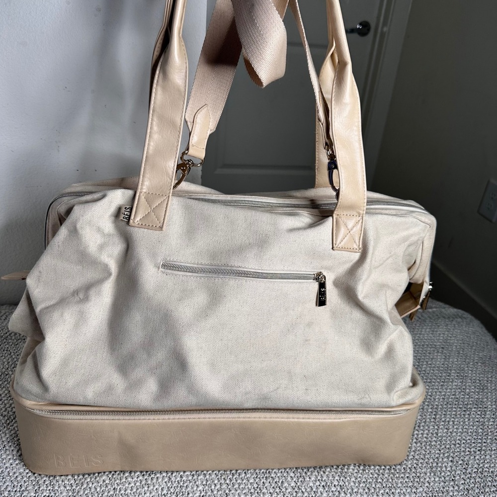 BEIS The Weekender Bag Beige Canvas Faux Leather Travel Tote Shoe Compartme - Picture 5 of 11